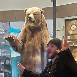 Meet your Posher, Thomas